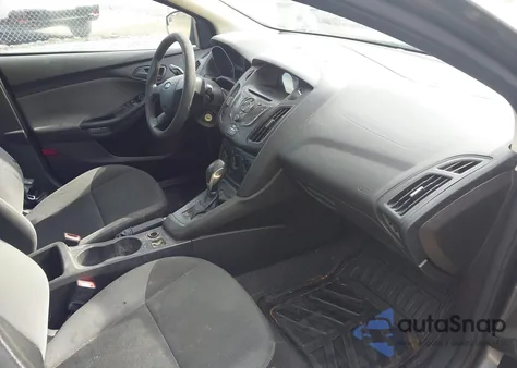 2013 Ford Focus S z USA, uszkodzony, nr VIN 1FADP3E25DL358519